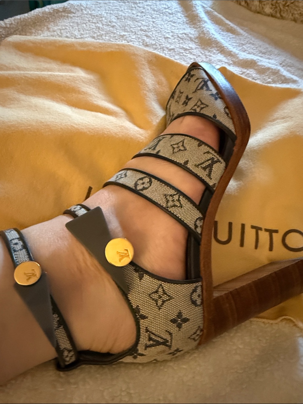 Louis Vuitton Monogram Block Heel Sandals Navy Denim Mini Lin size 5 (35) - Picture 9 of 12